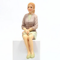 Modern Woman Figure - 1:12 scale